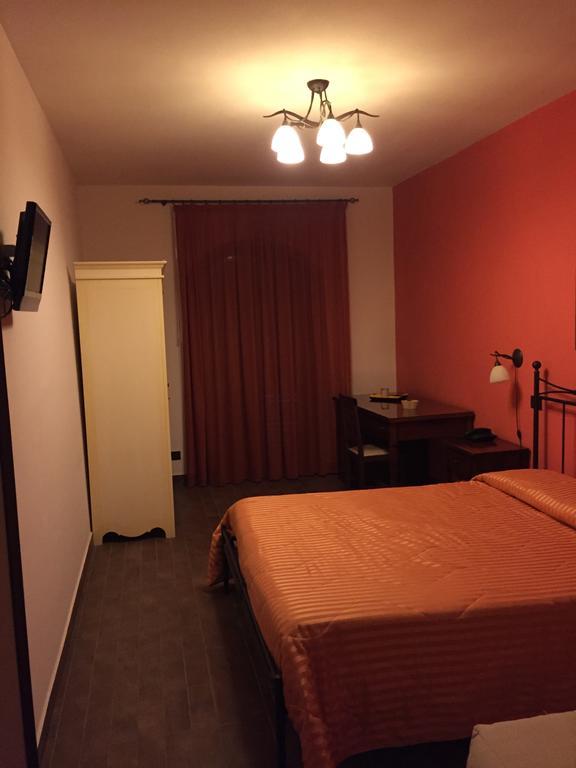 מרקוגליאנו Myriam Country House B&B חדר תמונה